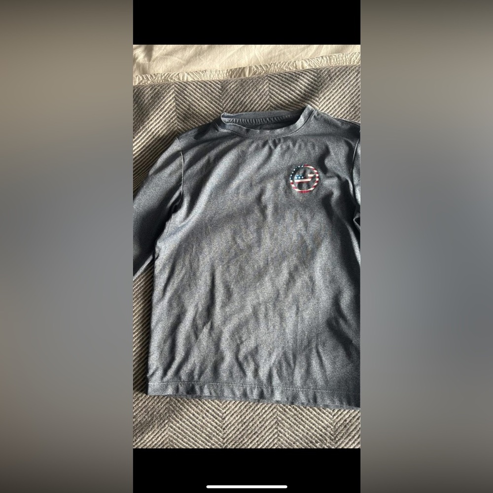 Boys size 6 Vineyard Vines performance long sleeve